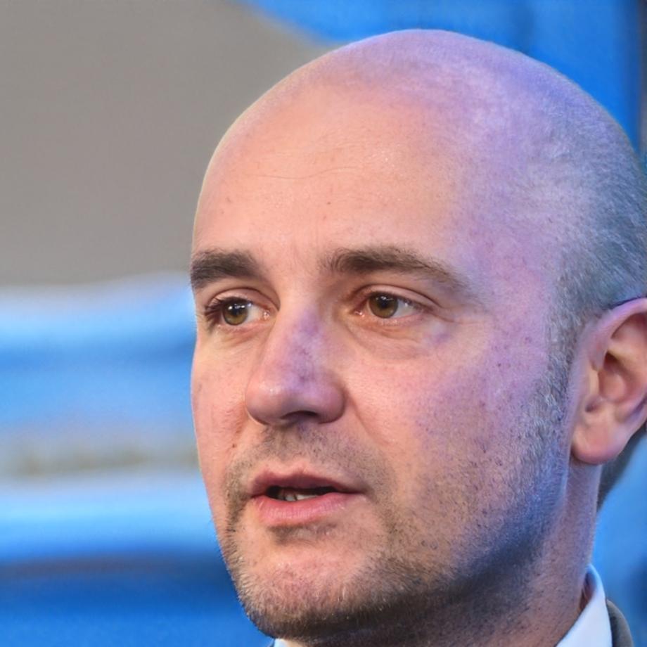 Senior risk analyst Kai Lindberg specializing in Asia-Pacific geopolitical markets